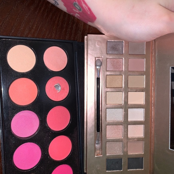 Makeup Bundle - Picture 4 of 7